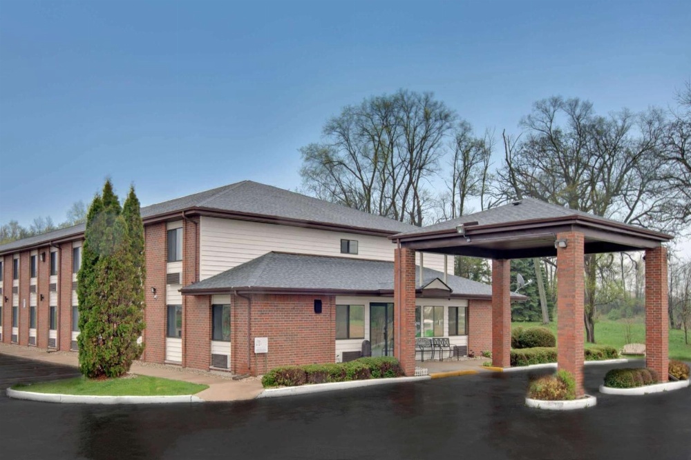 Baymont Inn & Suites by Wyndham Richmond Main image